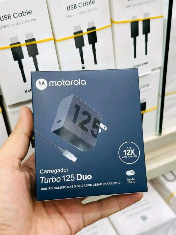 Motorola Turbo 125 Duo Charger Set.